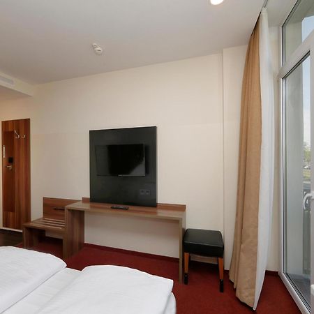 B&B Hotel Berlin-Adlershof Exterior photo