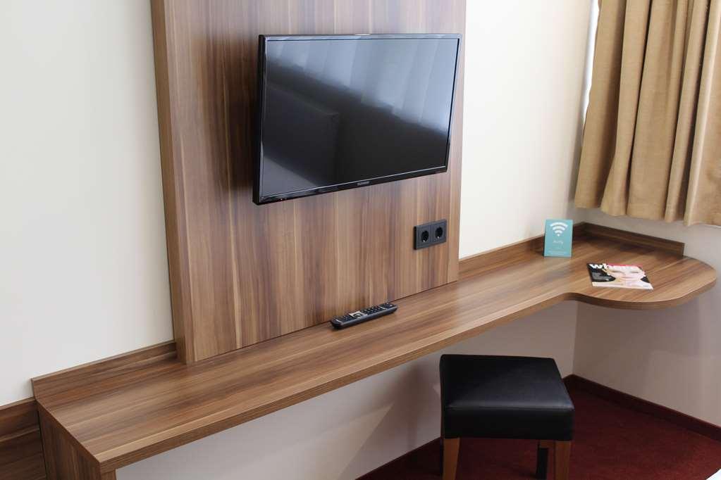 B&B Hotel Berlin-Adlershof Room photo