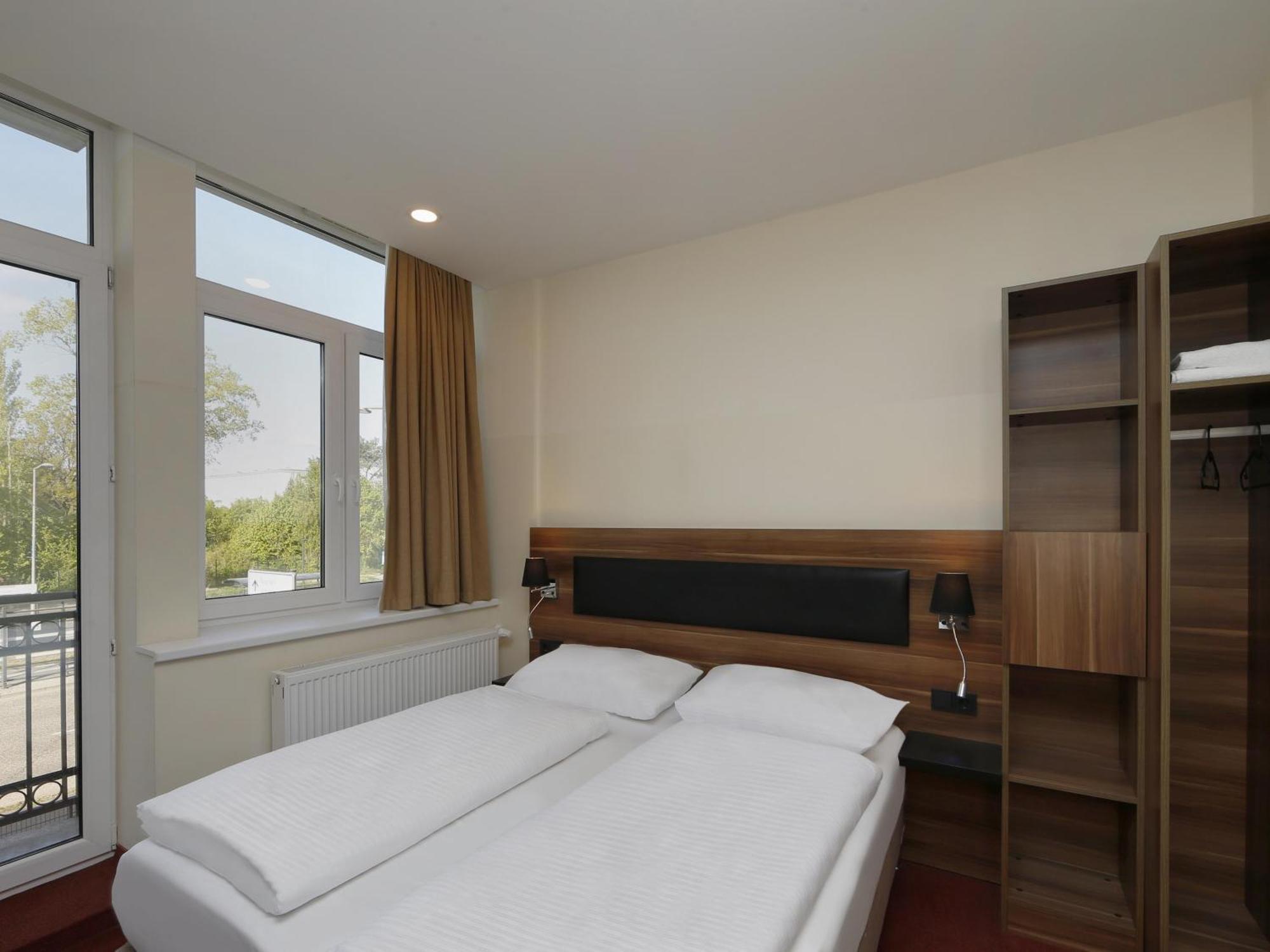 B&B Hotel Berlin-Adlershof Exterior photo