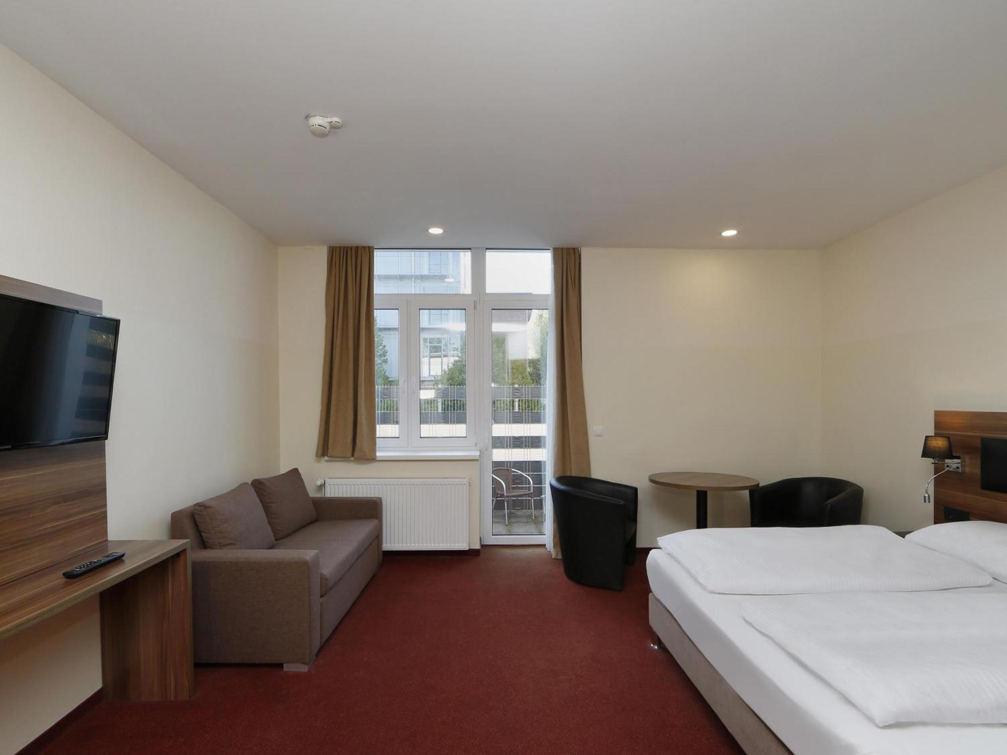 B&B Hotel Berlin-Adlershof Exterior photo