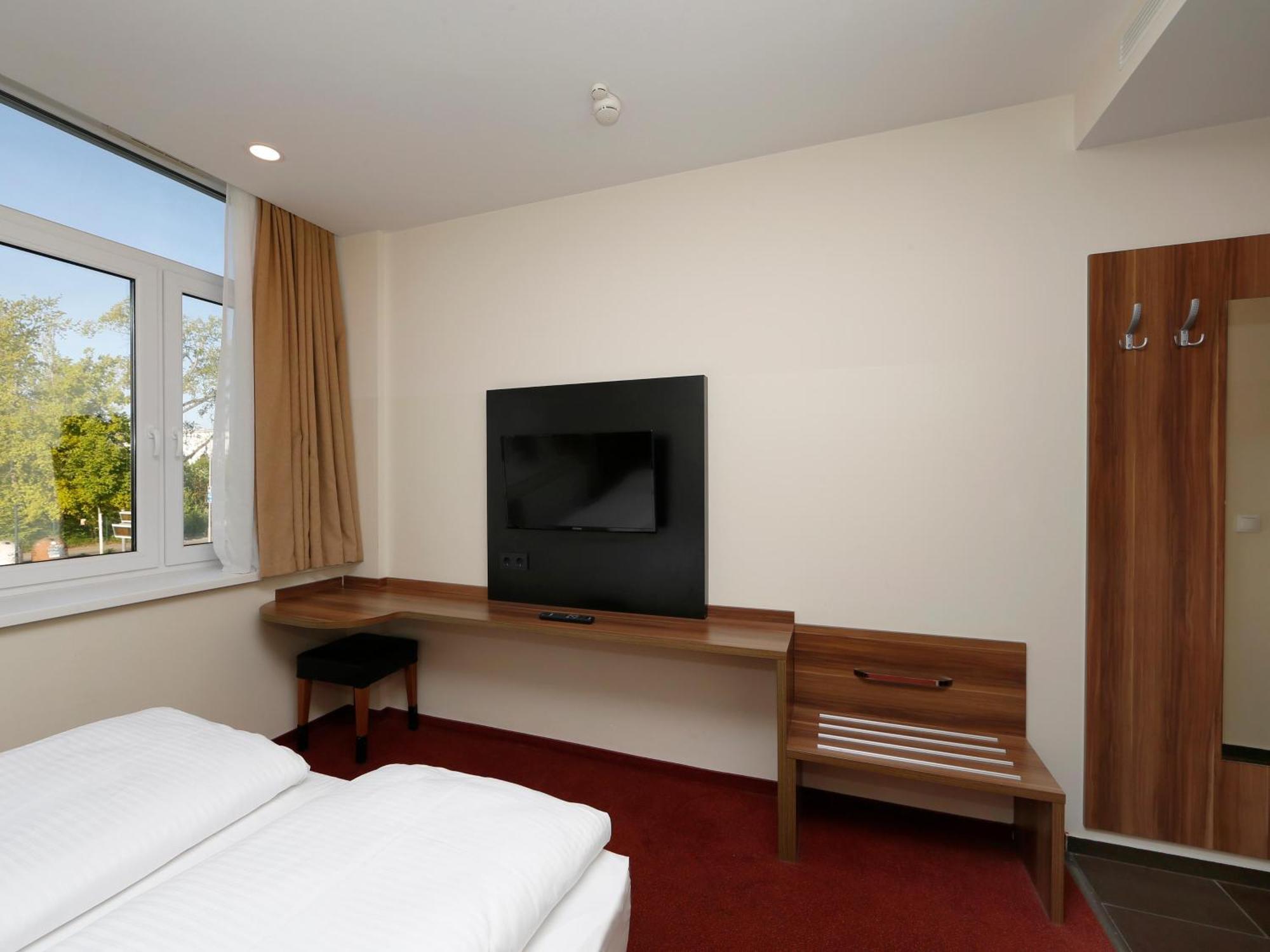 B&B Hotel Berlin-Adlershof Exterior photo